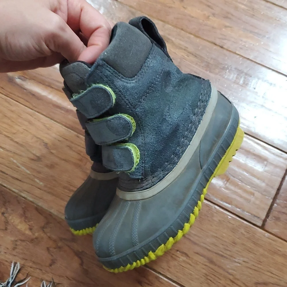 Sorel Cheyanne ll Strap Kids' Charcoal and Lime Snow Boots